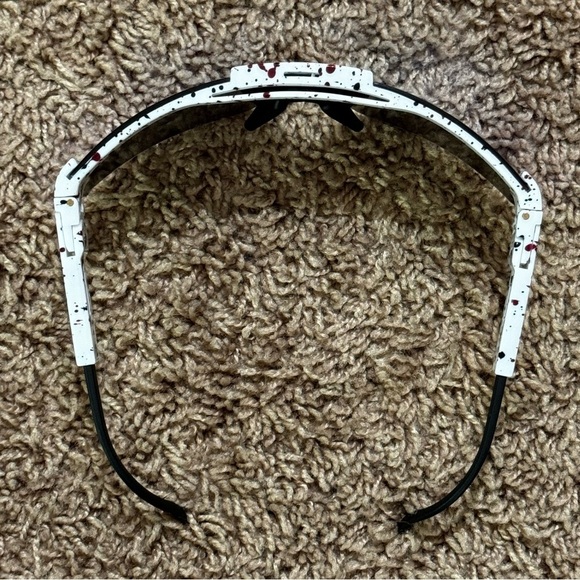 NWT Pit Viper V2 Polarized Sunglasses with Blue Reflective Lens & Speckled Frame - Picture 9 of 9